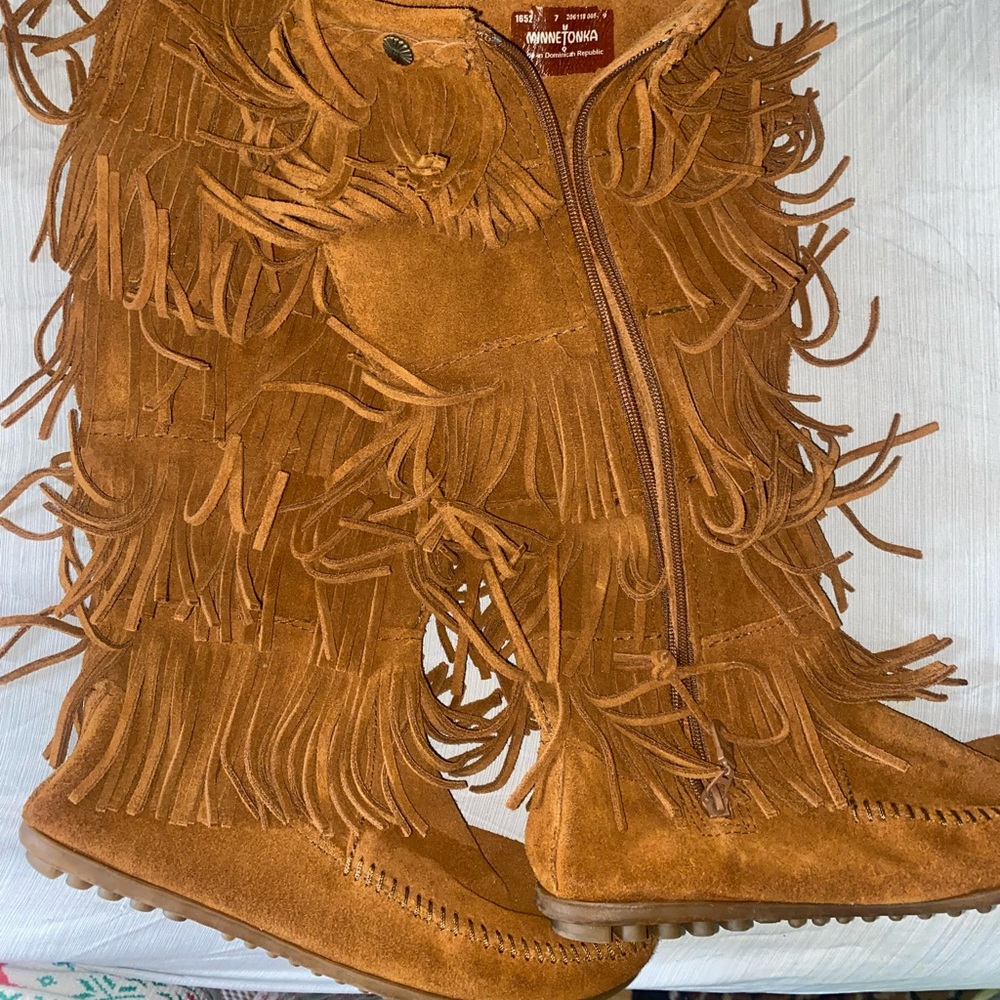 Minnetonka fringe boots